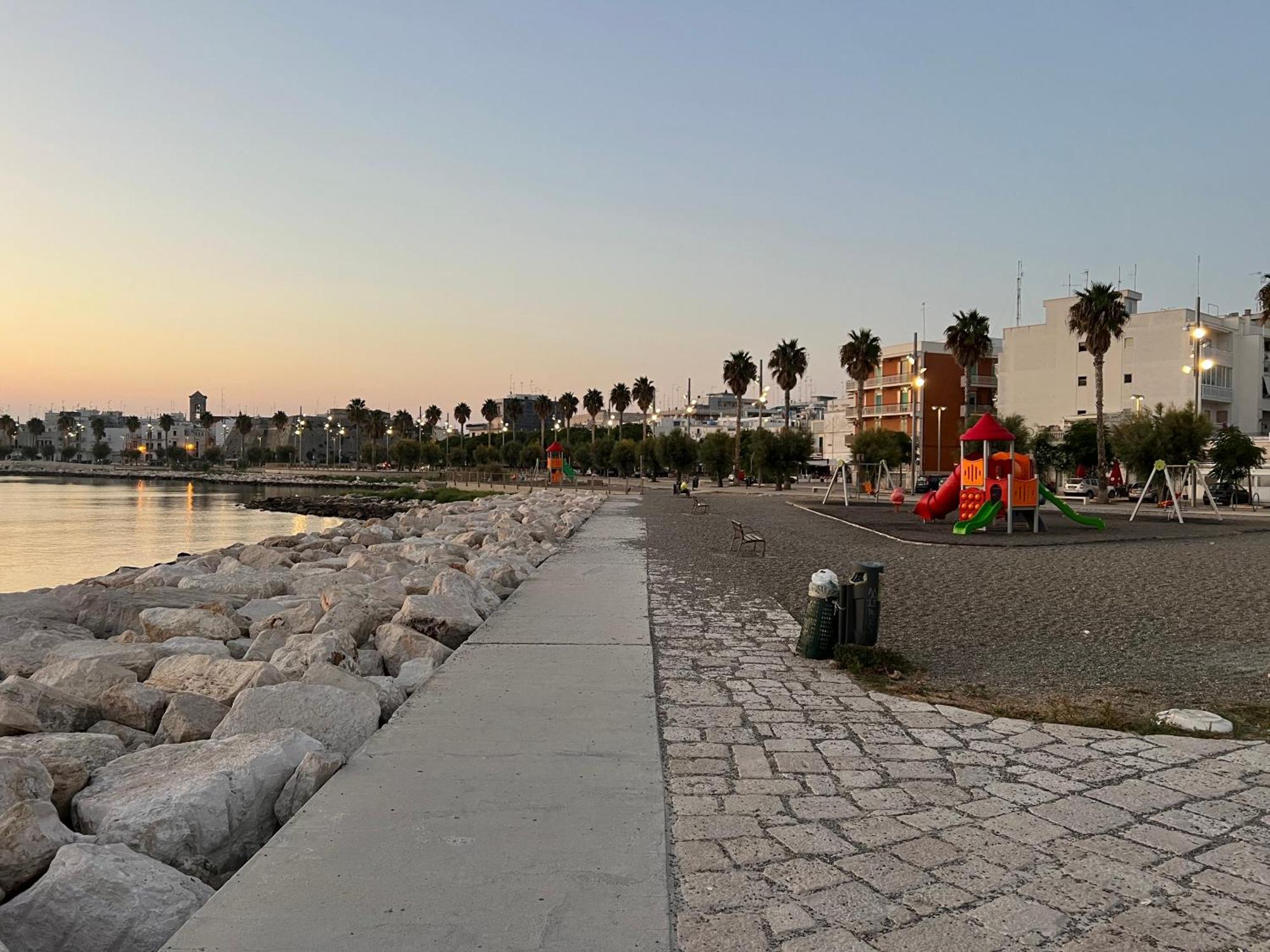 Villa Casa Vacanze Sole E Mare Mola di Bari Exterior foto